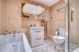 Annexe bathroom- click for photo gallery